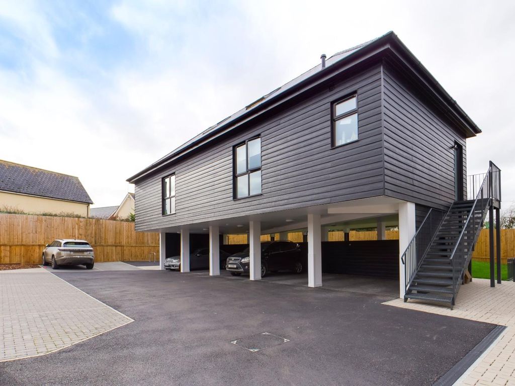 3 bed flat for sale in Baddow Road, Great Baddow, Chelmsford CM2 Zoopla