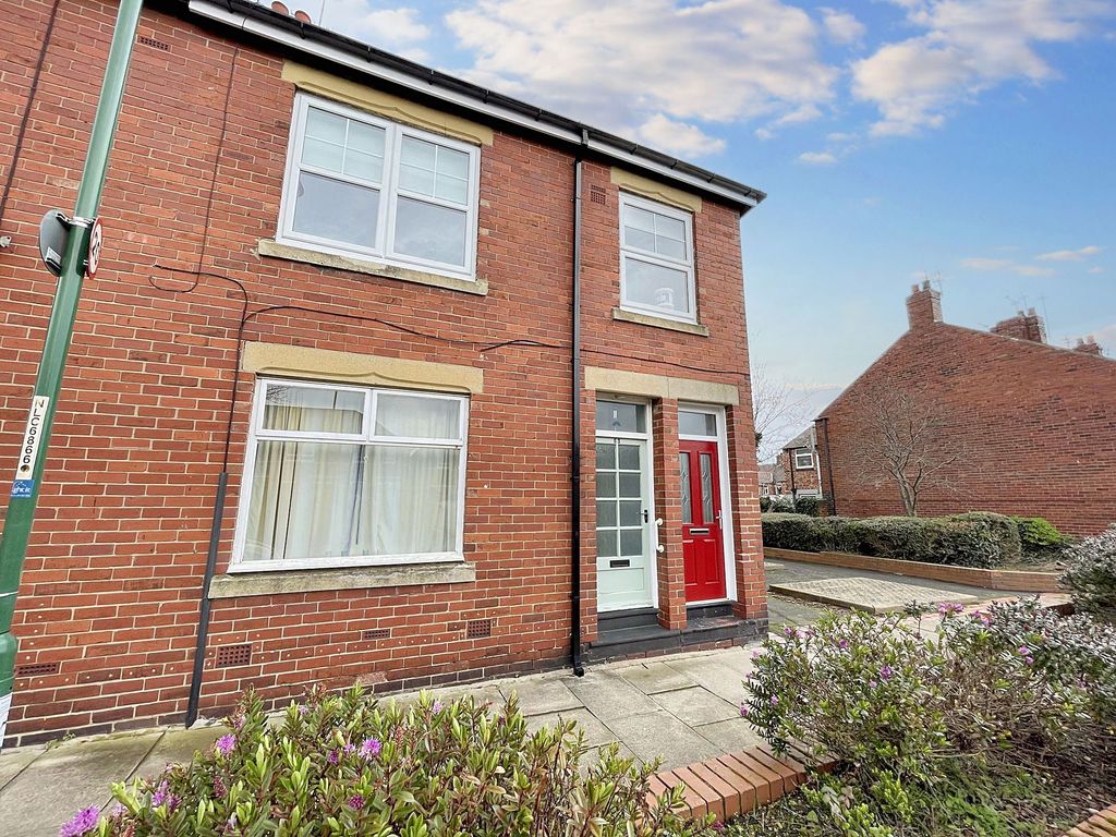 2 bed flat for sale in Red House Road, Hebburn NE31, £35,000 Zoopla