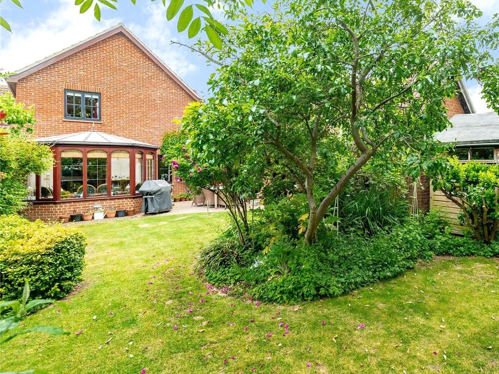 4 bed detached house for sale in Petresfield Way, West Horndon, Brentwood, Essex CM13, £550,000