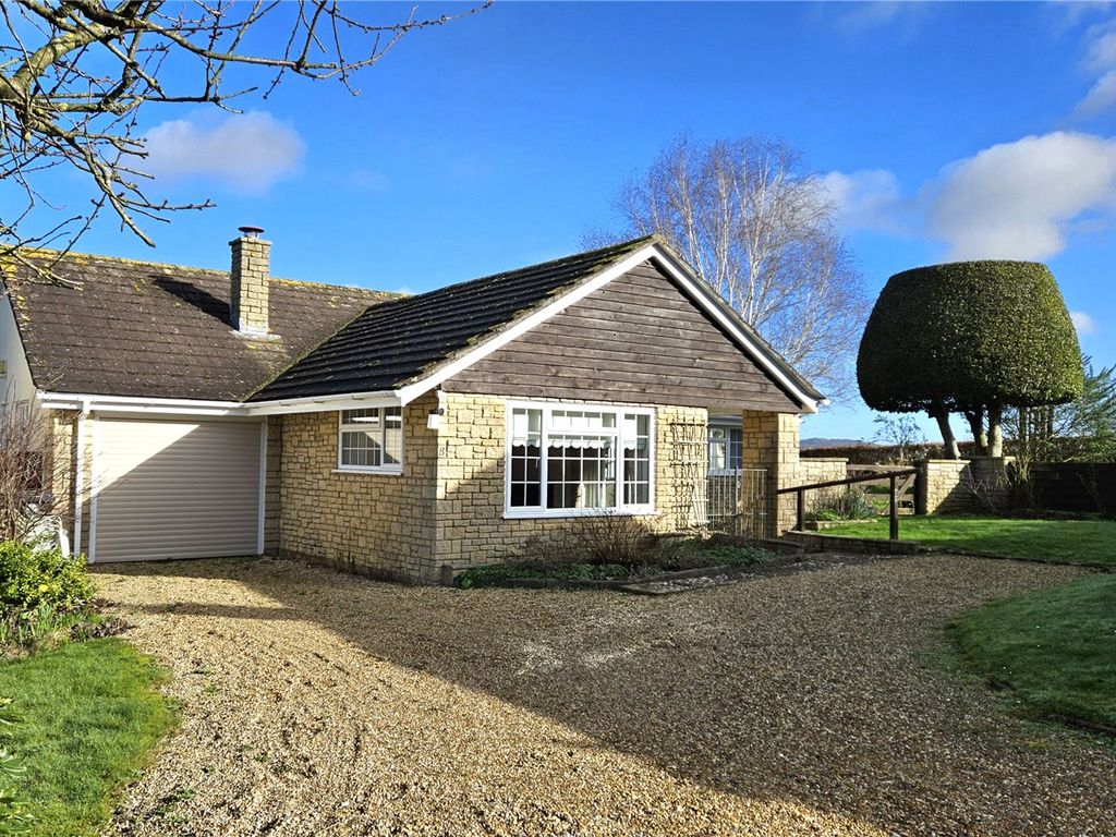 3 bed bungalow for sale in Burges Close, Marnhull, Sturminster Newton