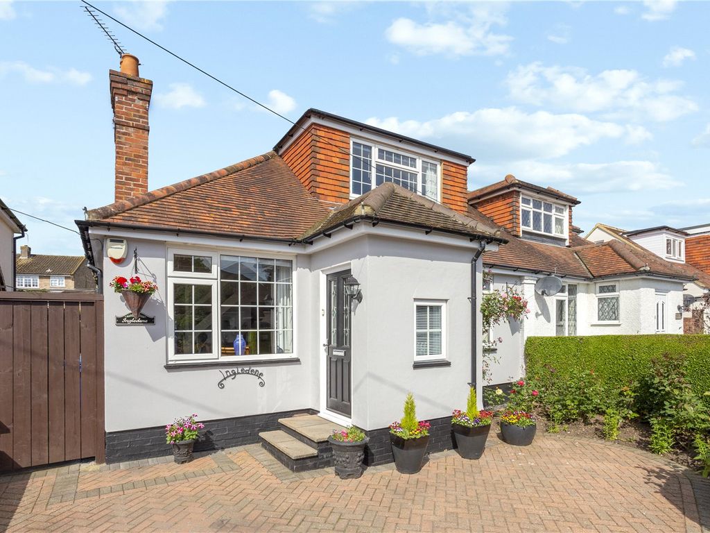 2 bed bungalow for sale in Smithfield Road, Maidenhead, Berkshire SL6