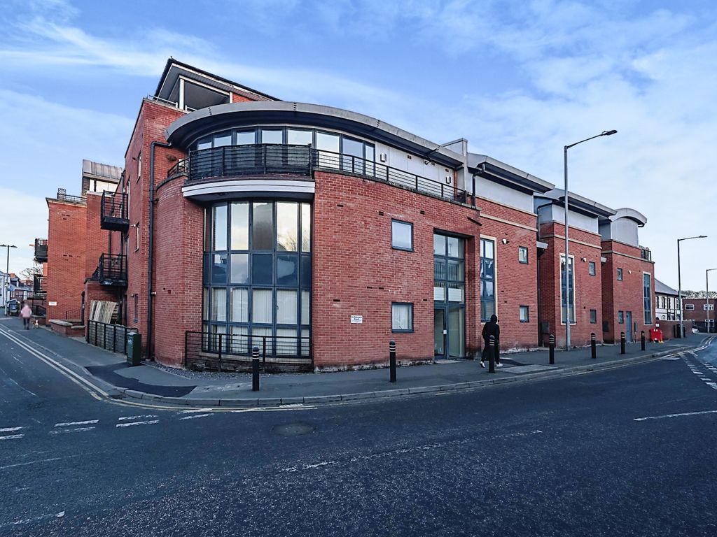 2 bed flat for sale in Bath Road, Worcester, Worcestershire WR5, £140,000 Zoopla