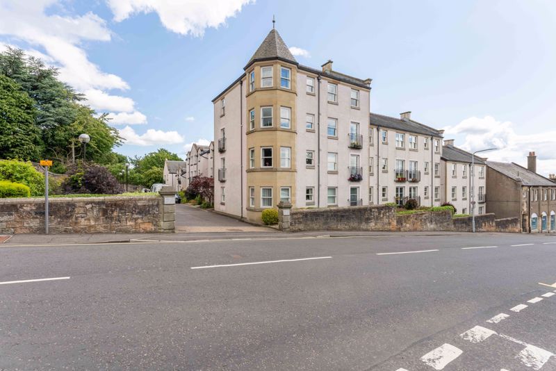 2 bed flat for sale in St. Margaret Street, Dunfermline KY12, £140,000