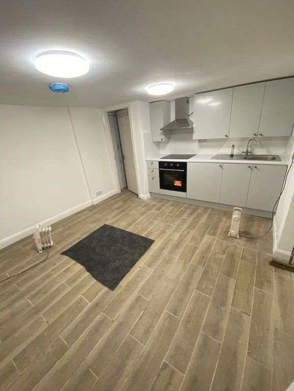 2 bed property to rent in Upper Clapton Road, London E5, £1,550 pcm