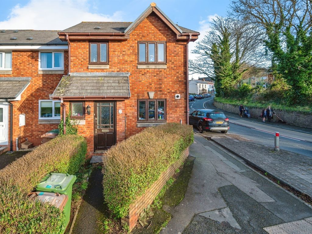 3 bed end terrace house for sale in Lake Road, Hooe, Plymouth PL9, £