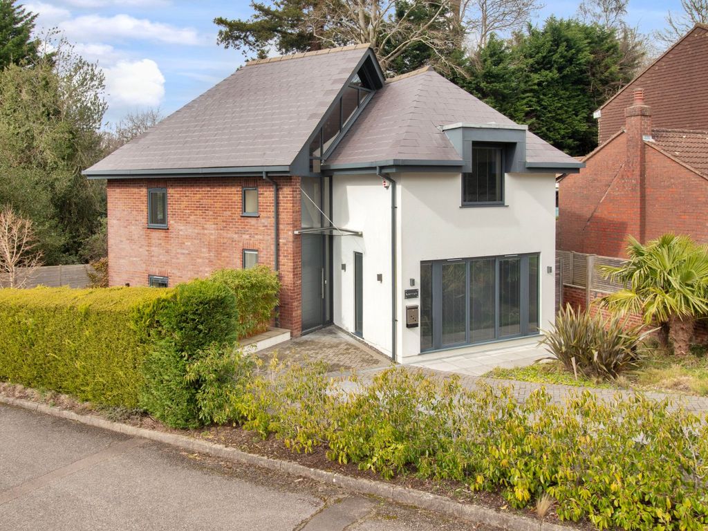 4 bed detached house for sale in Camden Park, Tunbridge Wells, Kent TN2