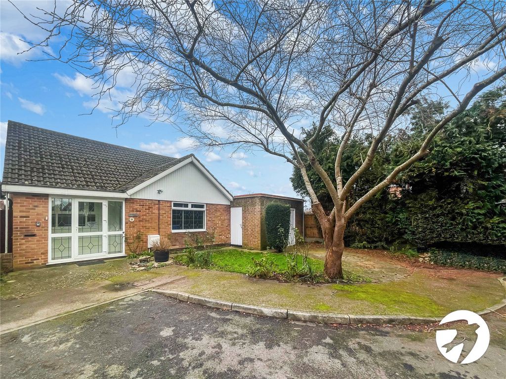 3 bed bungalow to rent in London Road, Newington, Sittingbourne, Kent