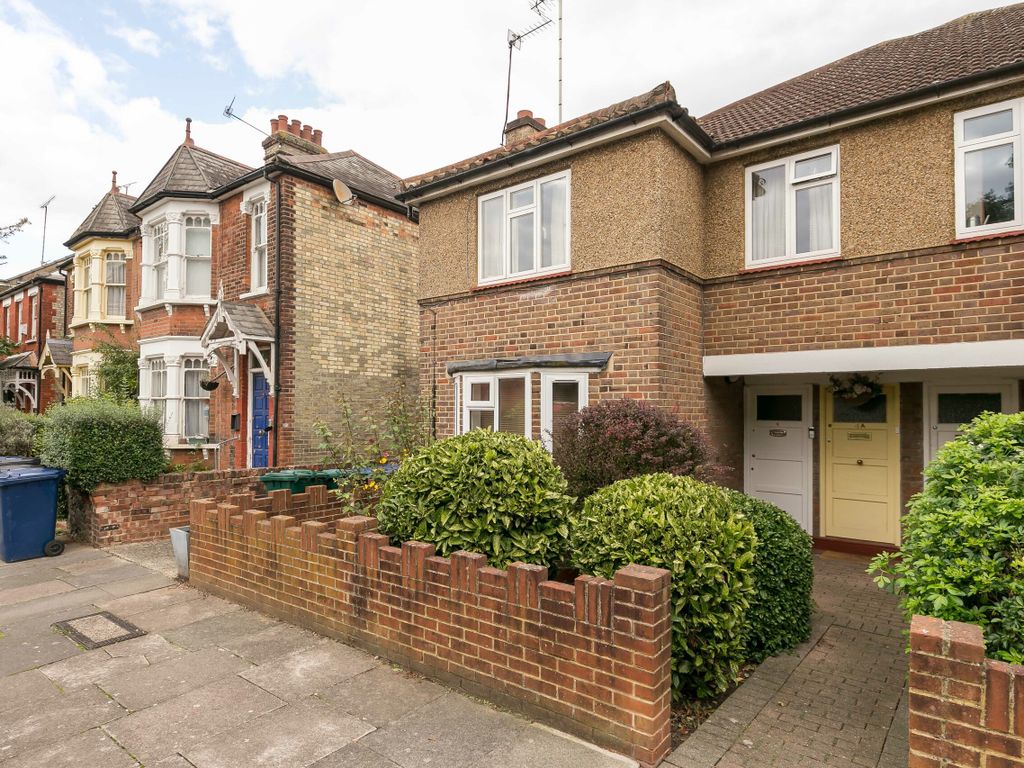 2 bed flat for sale in Lankaster Gardens, East Finchley, London N2, £