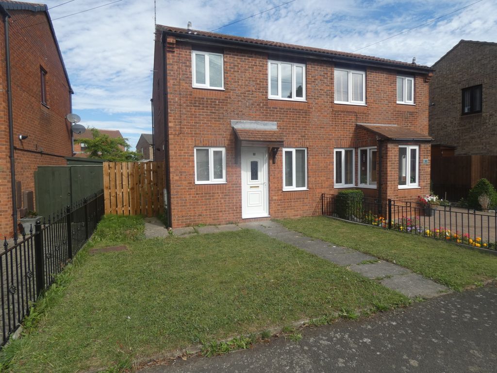 3 bed semidetached house for sale in Moor View Walk, Camperdown