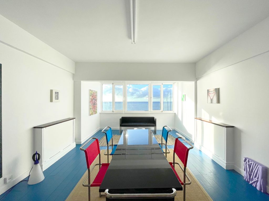 1 bed flat for sale in Marine Court, St. LeonardsOnSea TN38 Zoopla