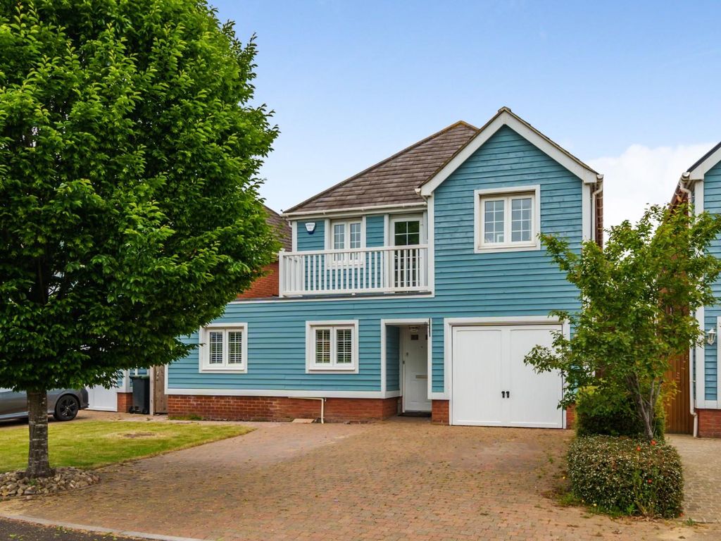 4 bed detached house for sale in Carp Close, Larkfield, Aylesford ME20