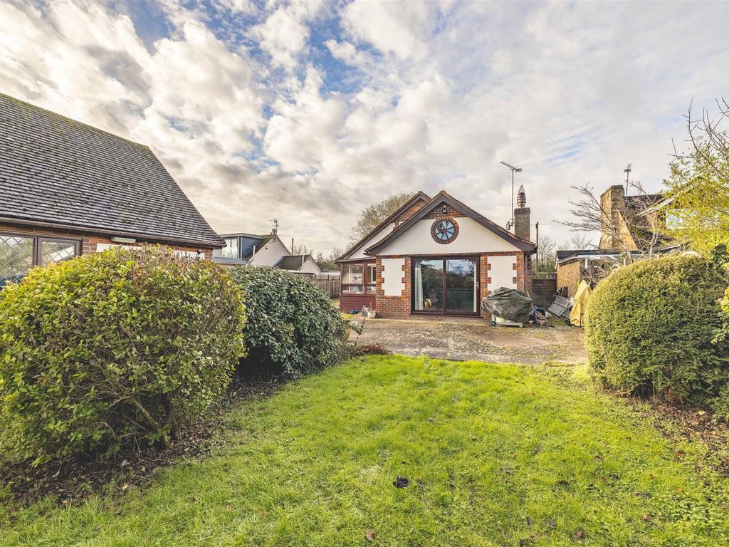 6 bed property for sale in Fifield Road, Fifield, Maidenhead SL6 Zoopla