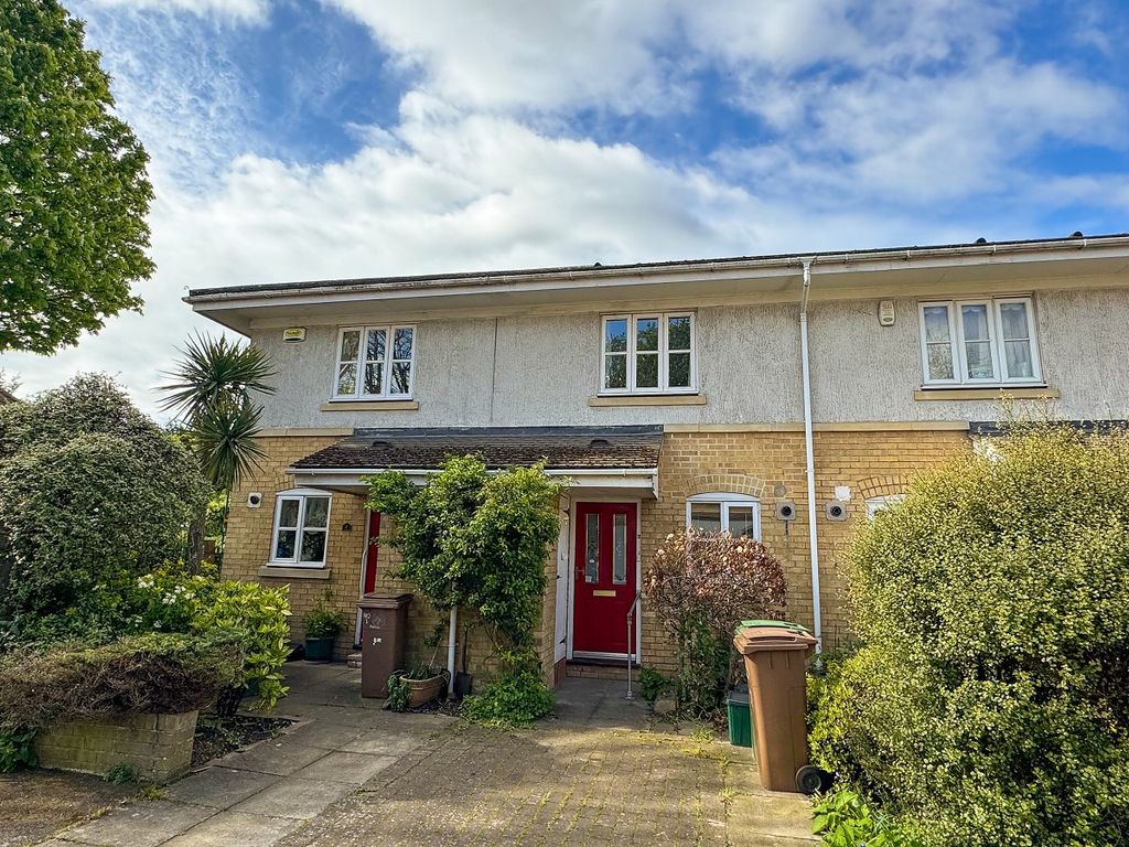 2 bed terraced house for sale in Scawen Close, Carshalton, Surrey. SM5