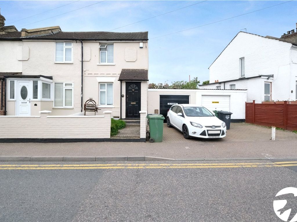 2 bed end terrace house for sale in Stanhope Road, Kent