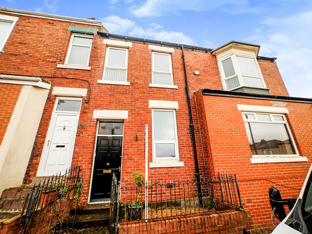 4 bed end terrace house for sale in High Street, South Hylton