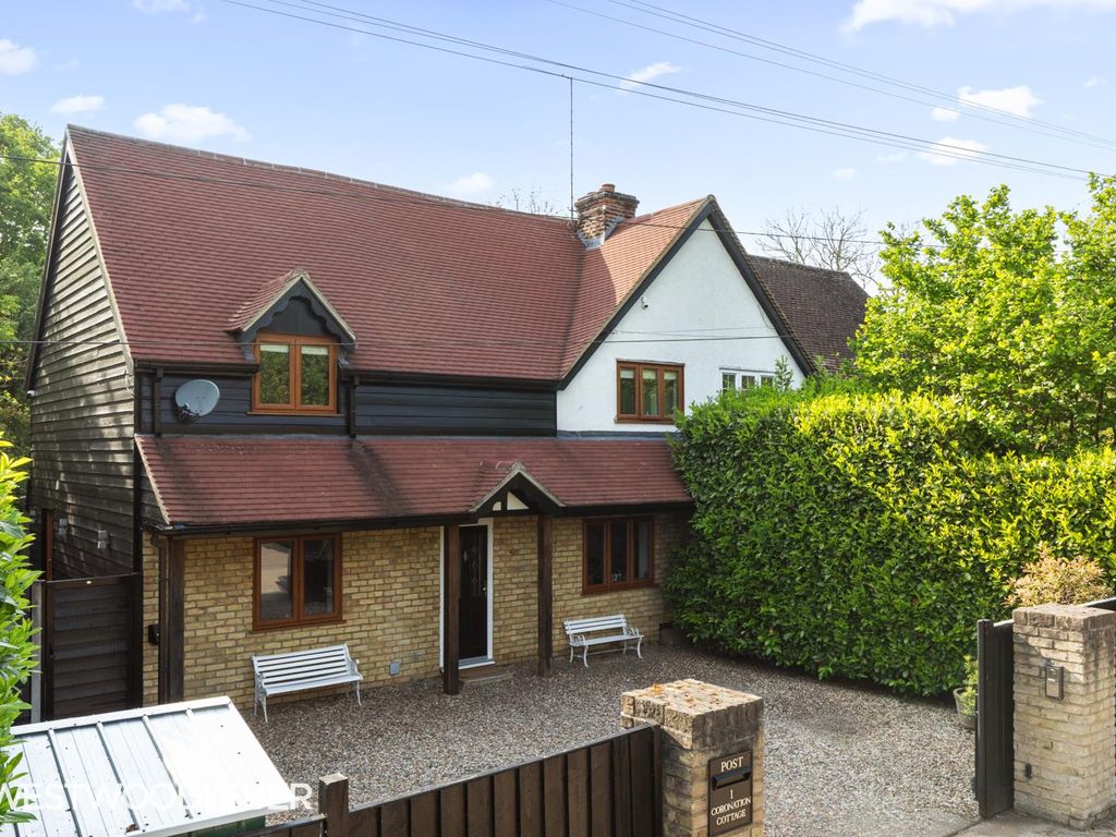 4 bed semidetached house for sale in Hoe Lane, Nazeing, Waltham Abbey