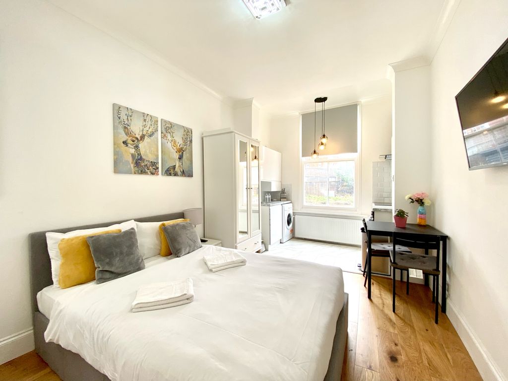 Studio to rent in Penywern Road, Earls Court, London SW5 Zoopla