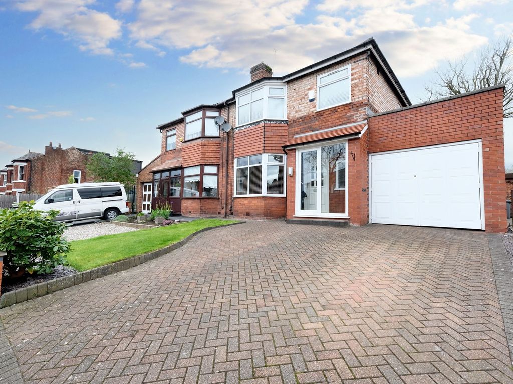 3 bed semidetached house for sale in Pine Grove, Monton M30, £400,000