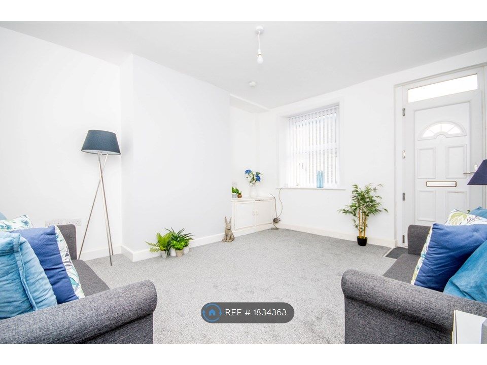 2 bed end terrace house to rent in Cog Lane, Burnley BB11, £550 pcm