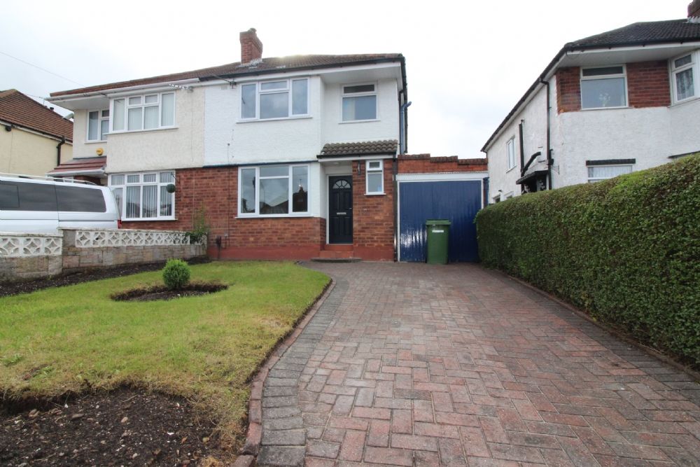 3 bed semidetached house to rent in Hyde Road, Wednesfield