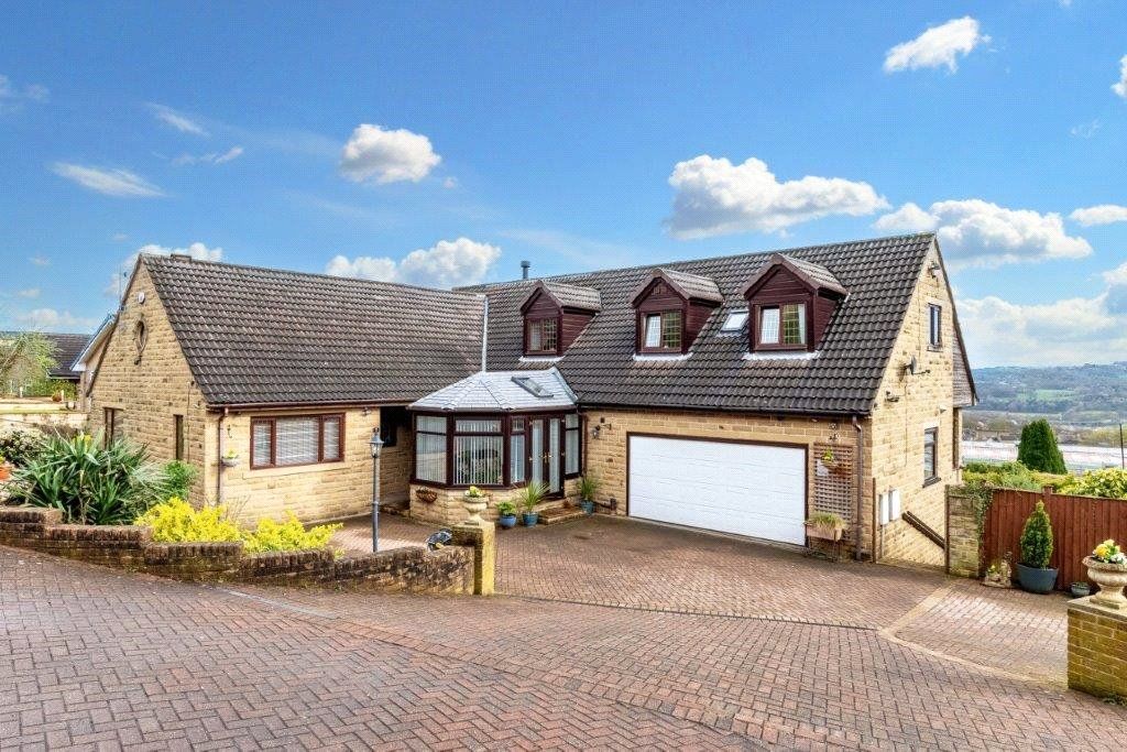 6 bed detached house for sale in Oaklands, Bradford, West Yorkshire