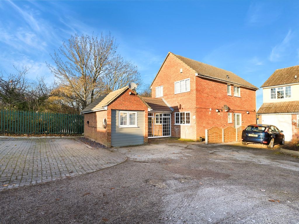 4 bed detached house for sale in Chapel Hill, Halstead CO9, £485,000
