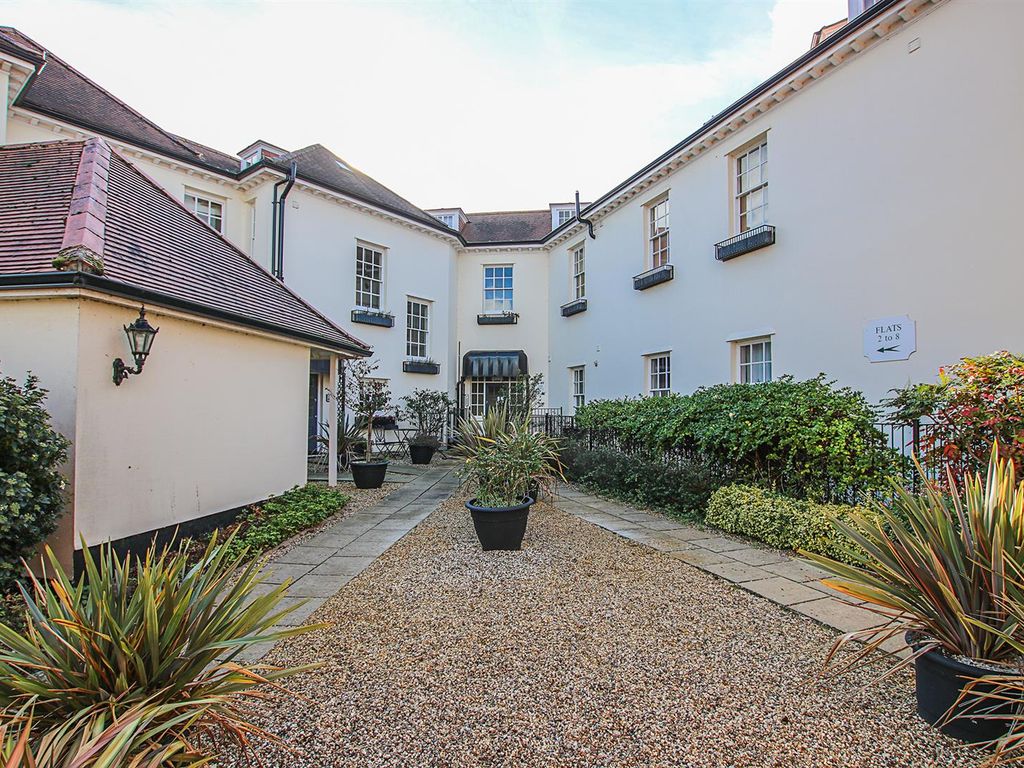 2 bed flat for sale in Green Road, Newmarket CB8, £230,000 Zoopla