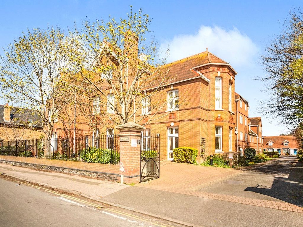 2 bed flat for sale in William Gibbs Court, Orchard Place, Faversham