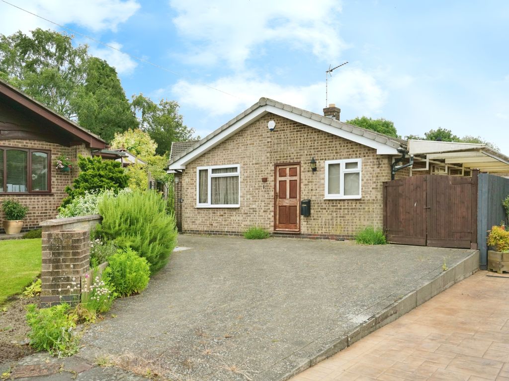 4 bed bungalow for sale in Close, Whitwick, Coalville