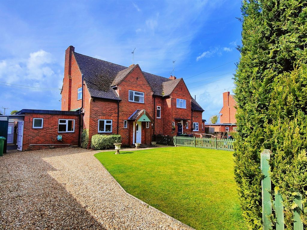 3 bed semidetached house for sale in Woodfield, Harewood End, Hereford