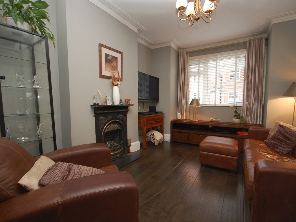 4 bed end terrace house to rent in Saxon Road, Bromley BR1 Zoopla