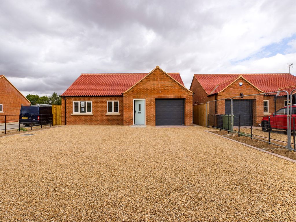 3 bed detached bungalow for sale in Hungate Road, Wisbech PE14