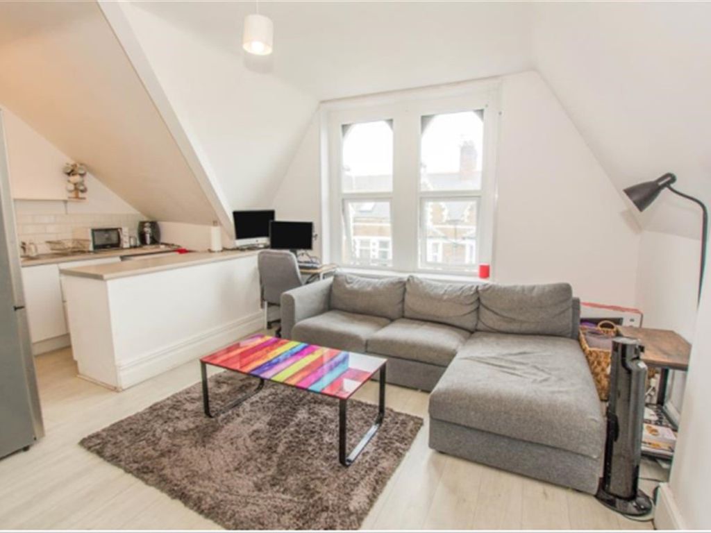 1 bed flat for sale in Connaught Road, Roath, Cardiff CF24, £130,000