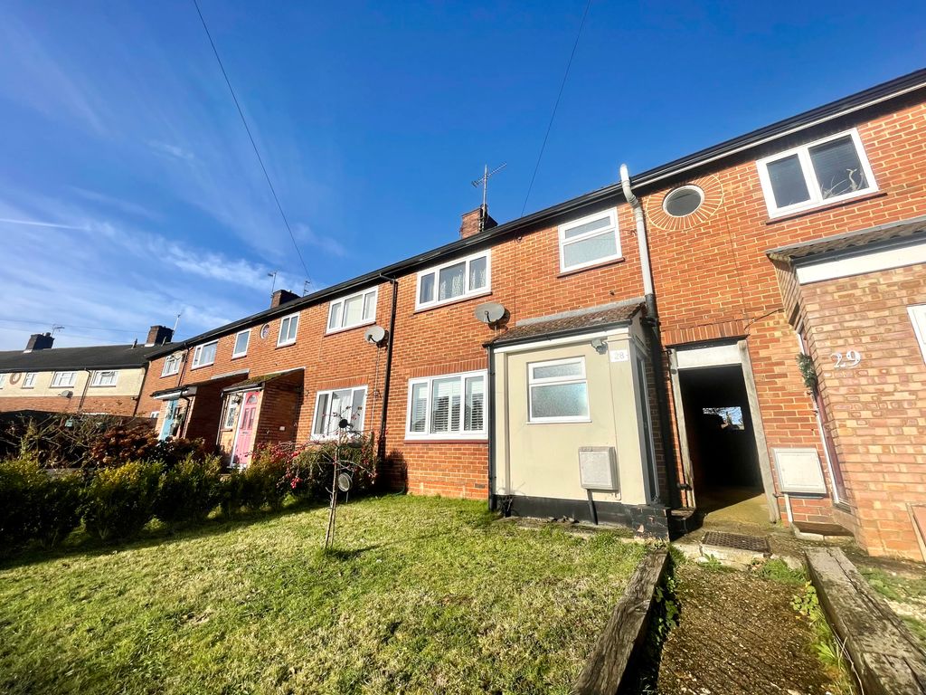 3 bed property to rent in Bricksbury Hill, Farnham GU9, £1,650 pcm Zoopla