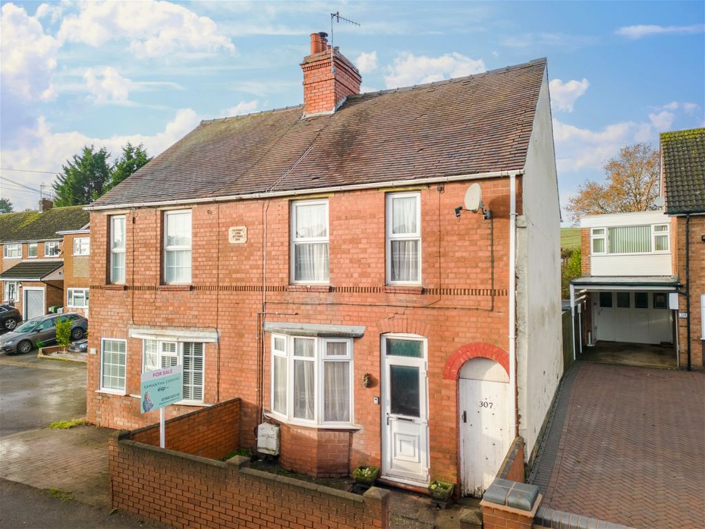 3 bed semidetached house for sale in Birmingham Road, Lickey End, Bromsgrove B61, £150,000 Zoopla