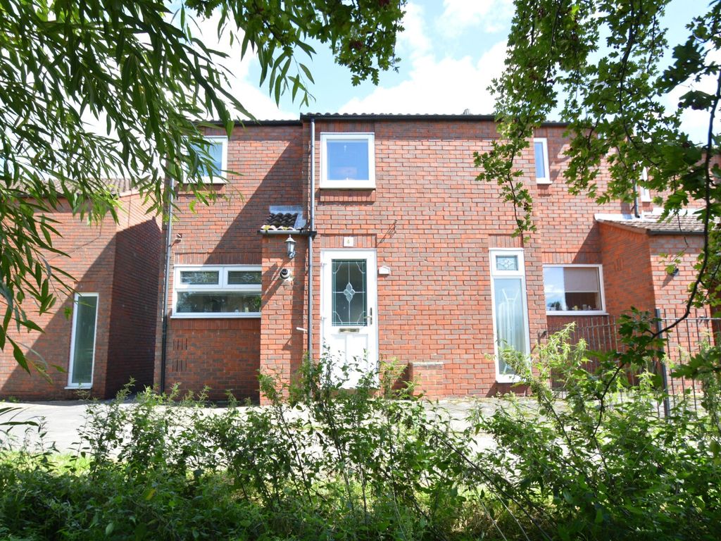 3 bed terraced house to rent in Brooke Road, Princes Risborough
