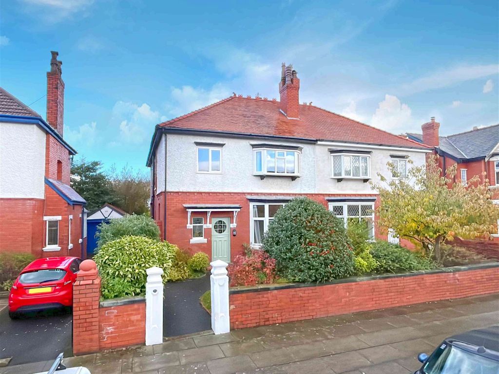 4 bed semidetached house for sale in Irton Road, Hesketh Park