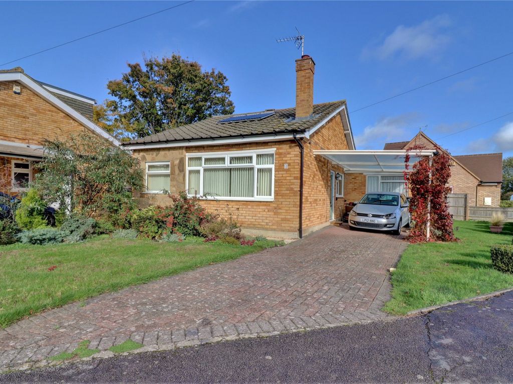 3 bed bungalow for sale in Mead Acre, Monks Risborough, Princes