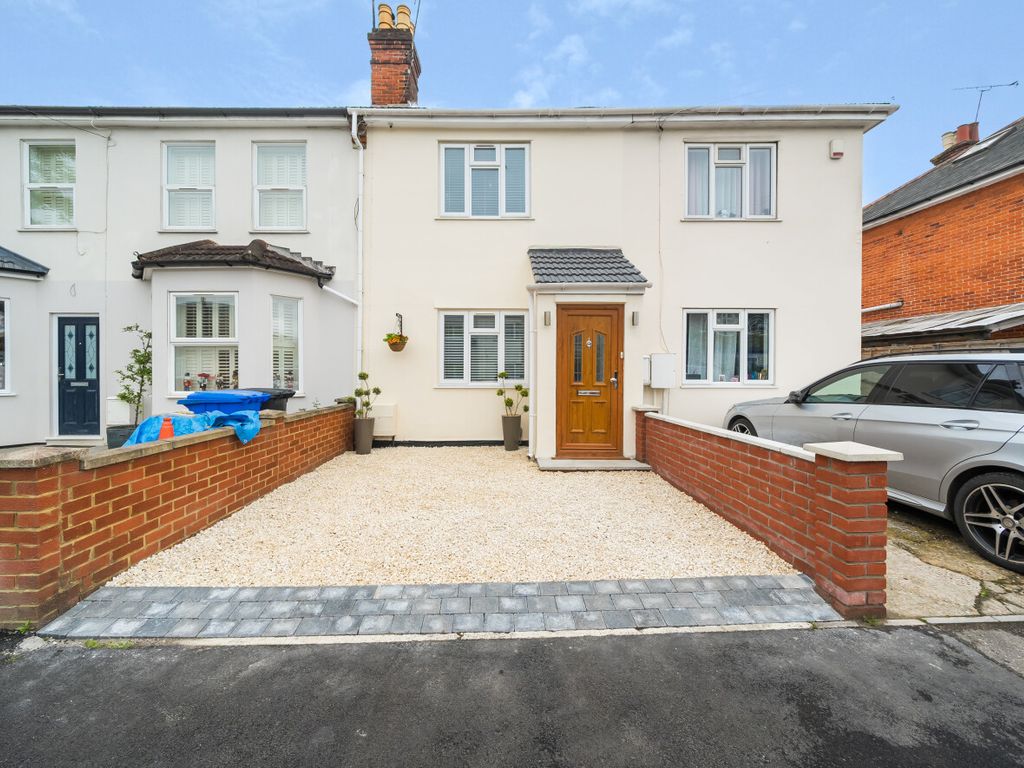 3 bed terraced house for sale in Horsell, Surrey GU21, £600,000 Zoopla