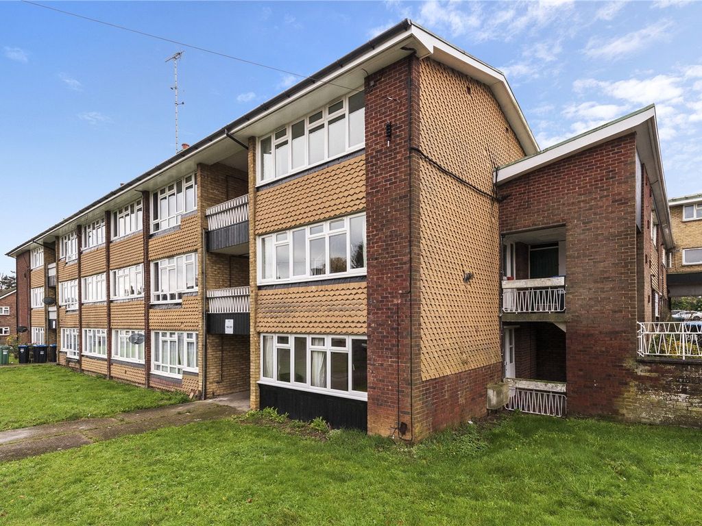 1 bed flat for sale in Pollards Oak Road, Hurst Green, Surrey RH8, £170,000 Zoopla