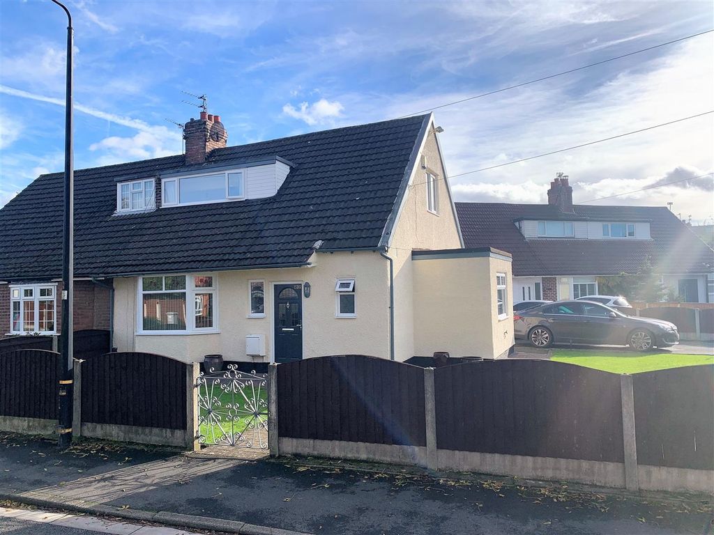 3 bed semidetached bungalow for sale in Balmoral Road, Urmston