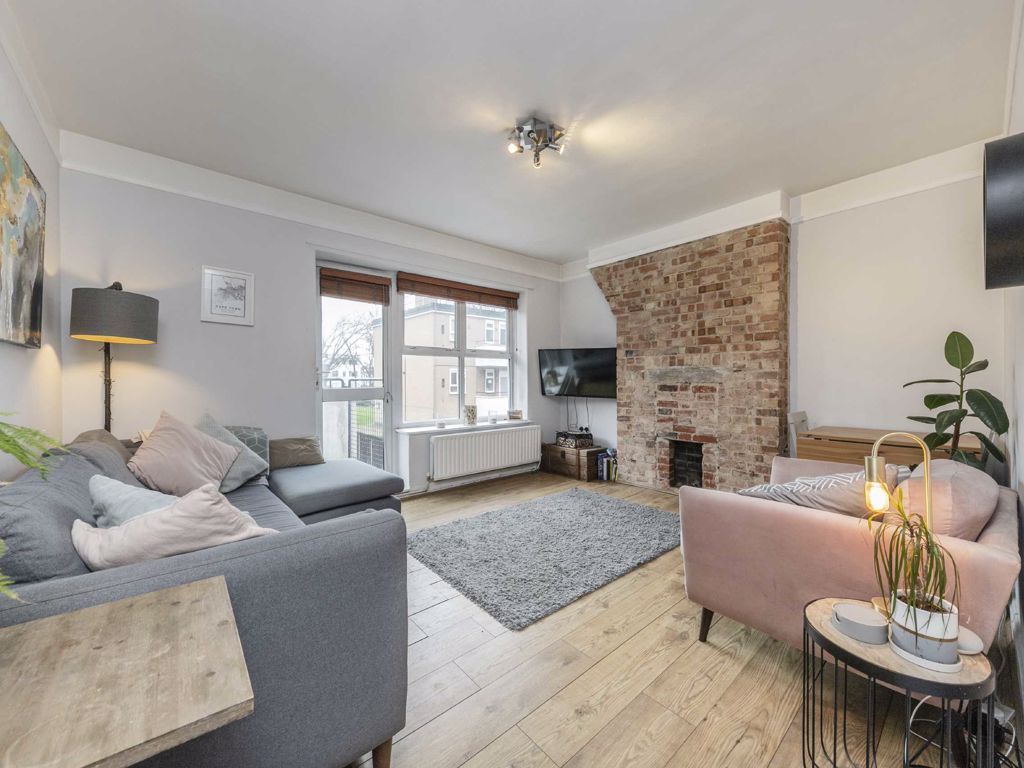 2 bed flat for sale in Streatham Hill, London SW2 Zoopla