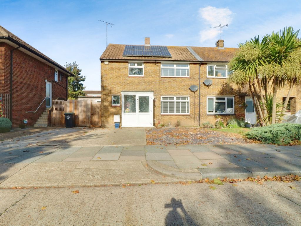 3 bed semidetached house for sale in Rochford Road, SouthendOnSea