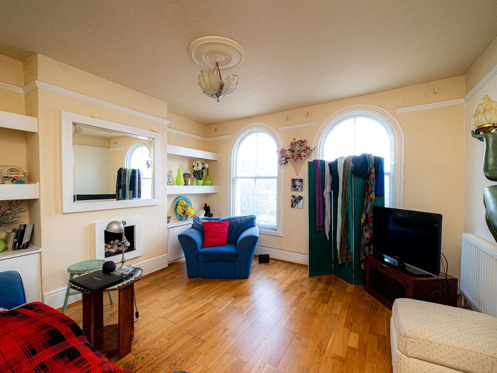 1 bed flat for sale in Oxford Street, Whitstable CT5, £230,000 Zoopla