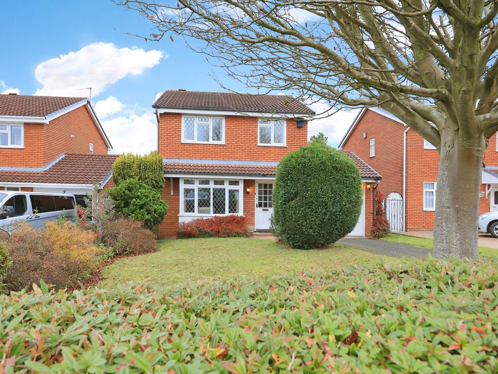 3 bed detached house for sale in Bodiam Court, Perton Wolverhampton