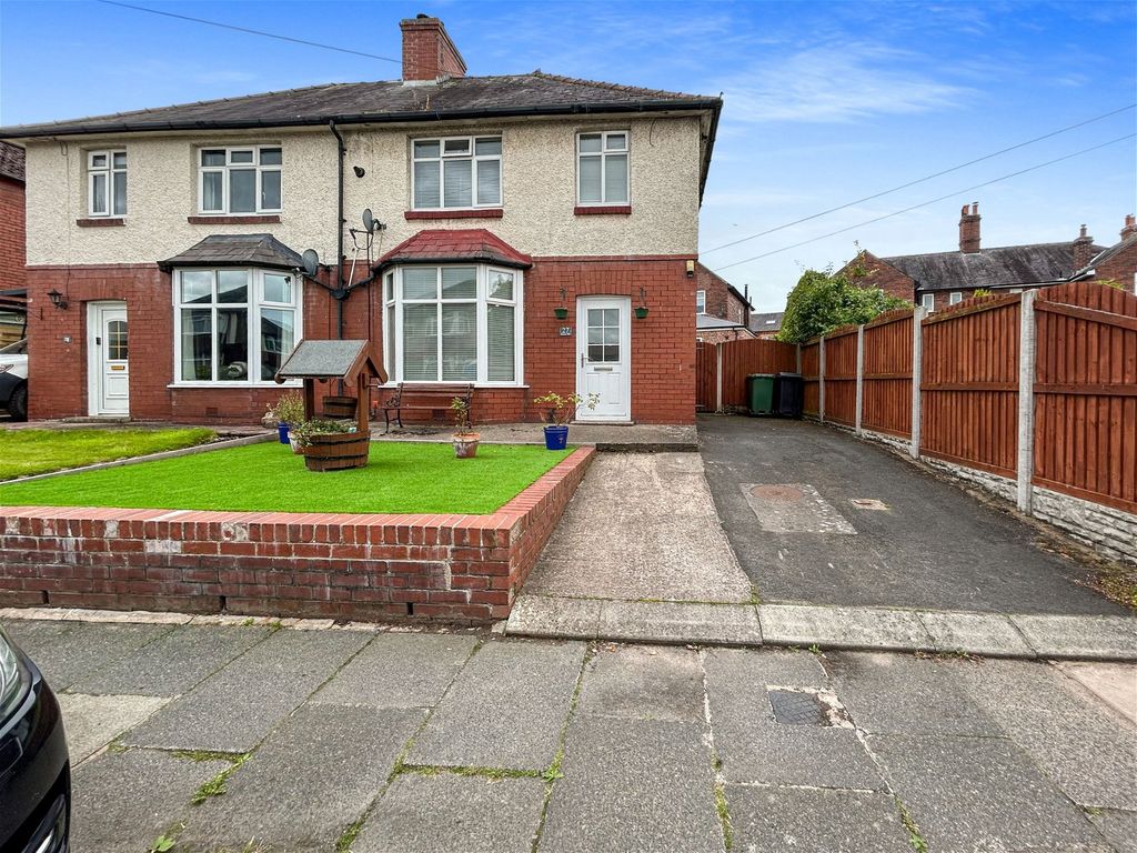 3 bed semidetached house for sale in Knowe Road, Carlisle CA3, £