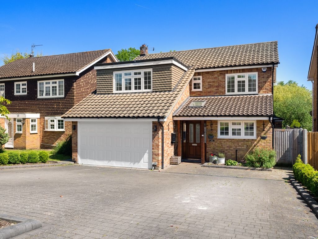 4 bed detached house for sale in Longfield, Loughton, Essex IG10 Zoopla