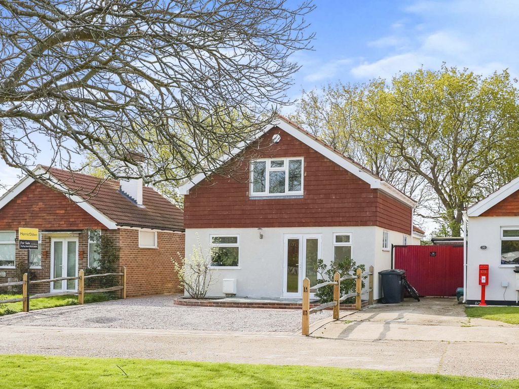 2 bed bungalow for sale in North Crescent, Hayling Island PO11 Zoopla