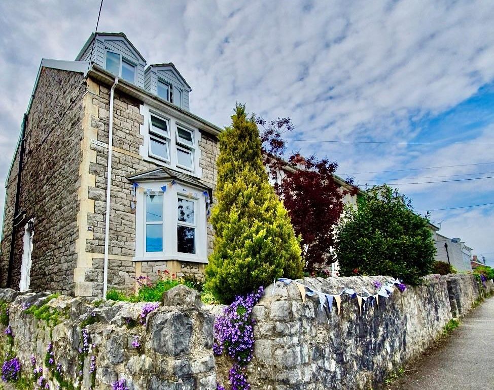 4 bed semidetached house for sale in Lower Kewstoke Road, Worle