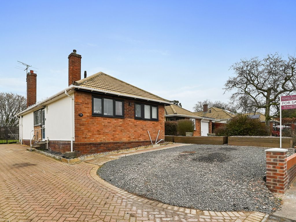 3 bed semidetached bungalow for sale in Queensdale Close, Ipswich IP1